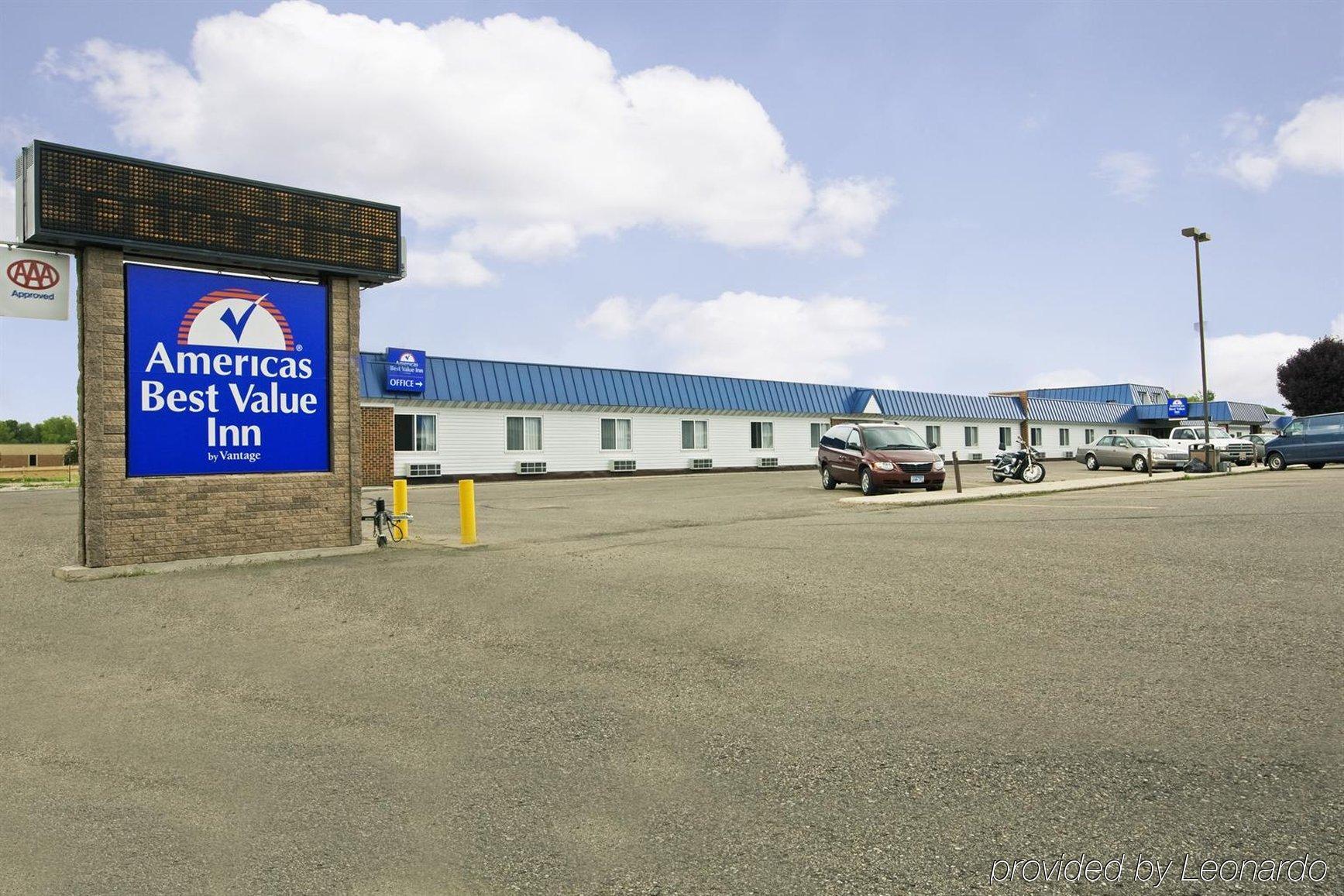 Americas Best Value Inn Grand Forks Zewnętrze zdjęcie