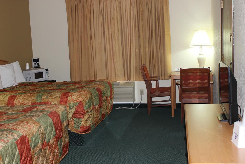 Americas Best Value Inn Grand Forks Zewnętrze zdjęcie