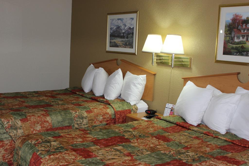 Americas Best Value Inn Grand Forks Zewnętrze zdjęcie