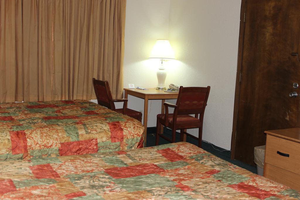 Americas Best Value Inn Grand Forks Zewnętrze zdjęcie