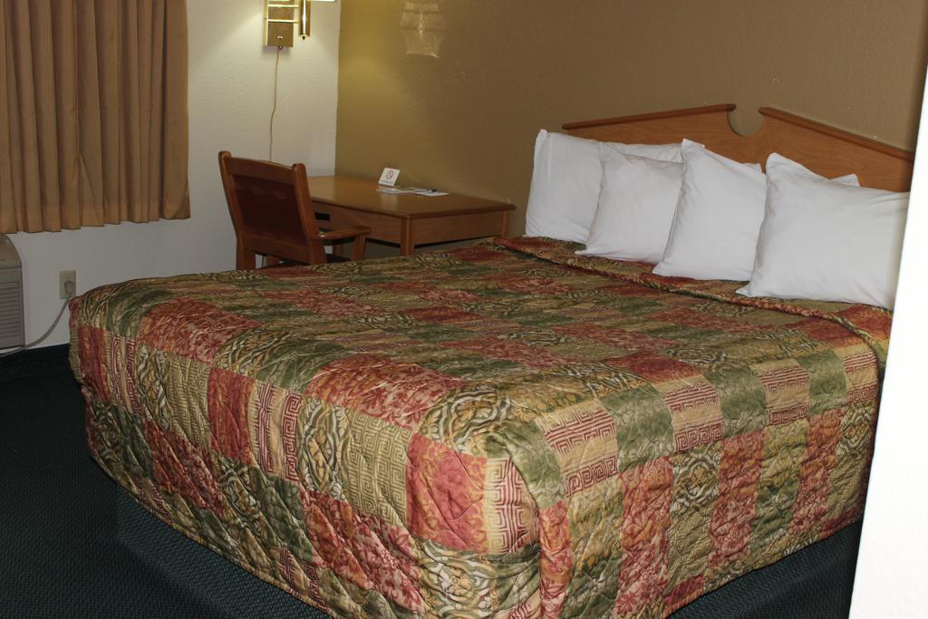 Americas Best Value Inn Grand Forks Zewnętrze zdjęcie