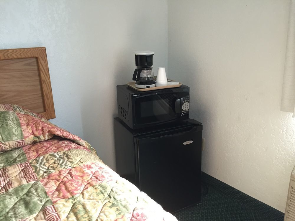 Americas Best Value Inn Grand Forks Zewnętrze zdjęcie