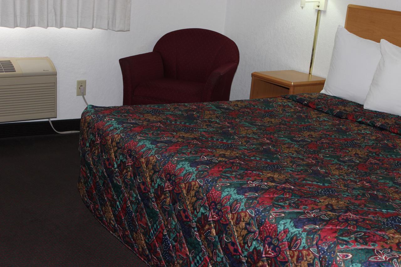 Americas Best Value Inn Grand Forks Zewnętrze zdjęcie