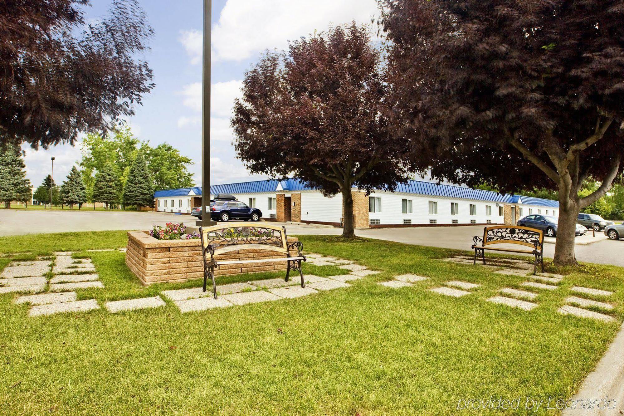 Americas Best Value Inn Grand Forks Zewnętrze zdjęcie