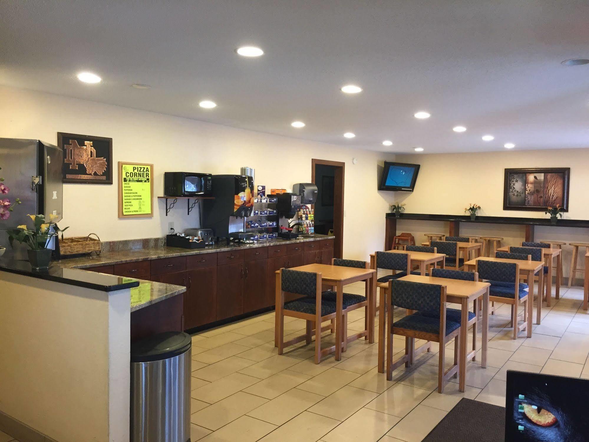 Americas Best Value Inn Grand Forks Zewnętrze zdjęcie