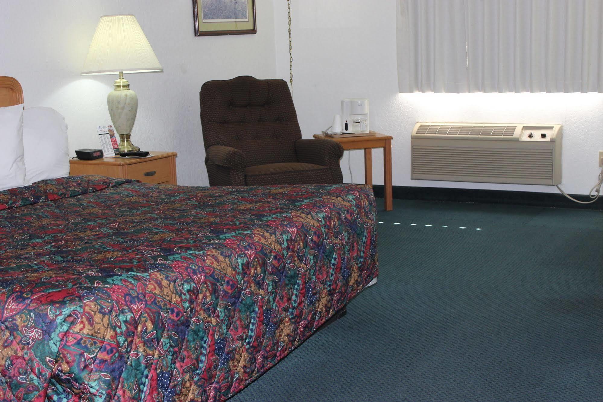 Americas Best Value Inn Grand Forks Zewnętrze zdjęcie