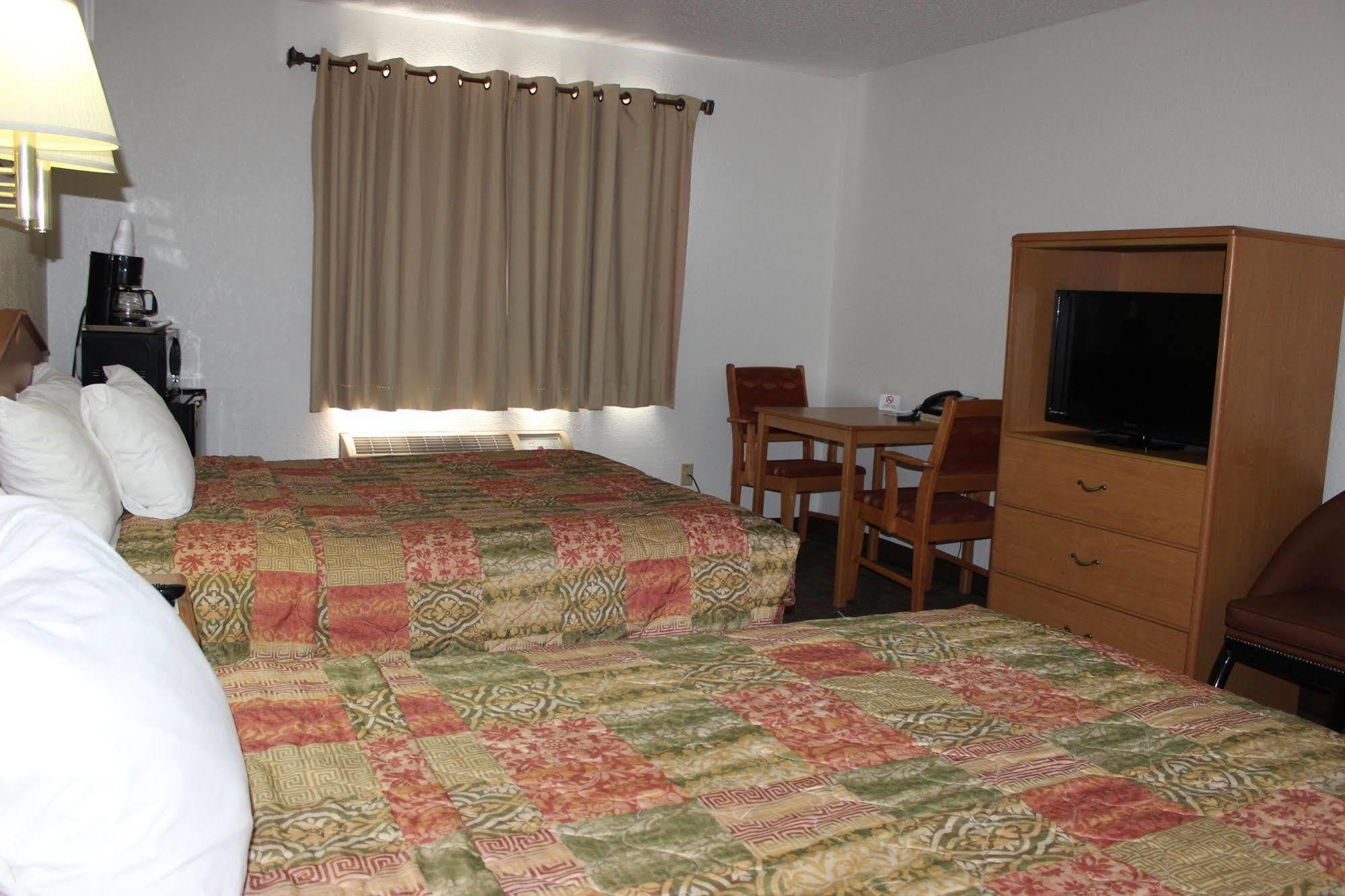 Americas Best Value Inn Grand Forks Zewnętrze zdjęcie