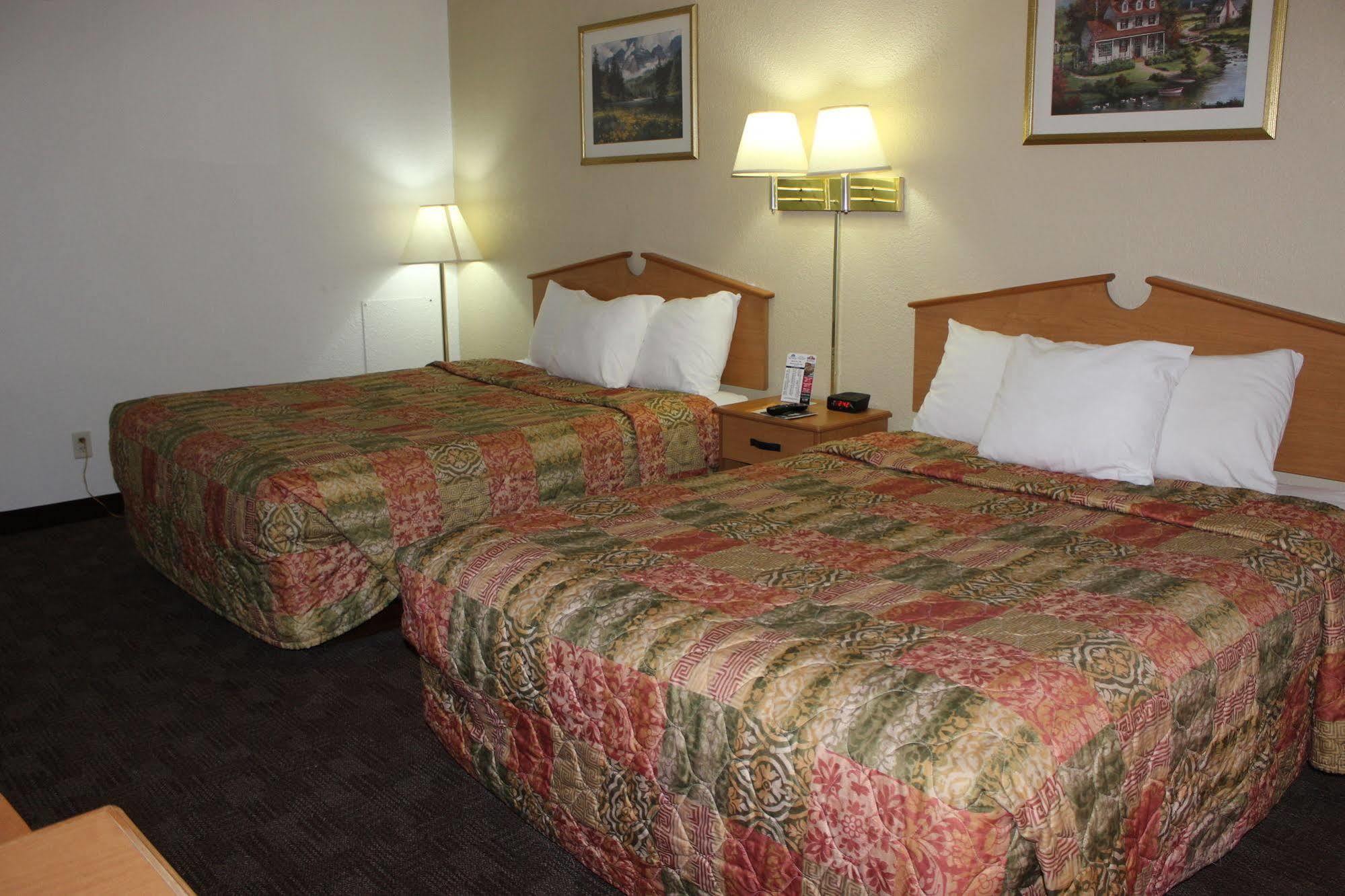 Americas Best Value Inn Grand Forks Zewnętrze zdjęcie